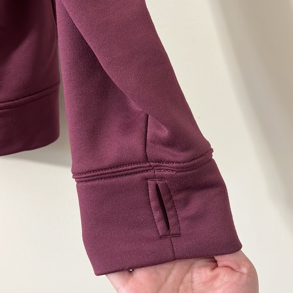 Under Armour Burgundy Performance Mesh Detail Pullover Hoodie Size Large - Picture 4 of 9